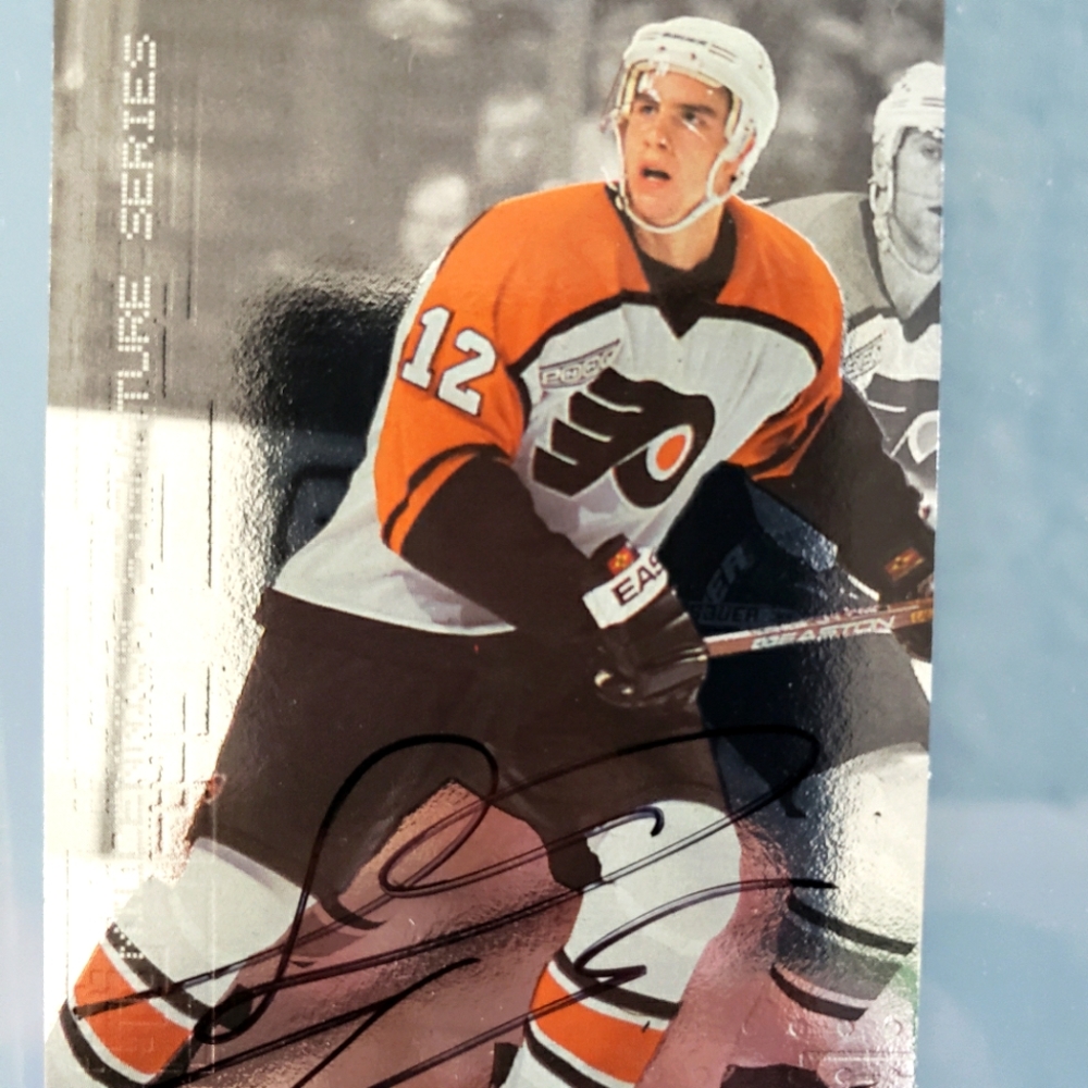 Simon Gagne - Philadelphia Flyers Millennium Signature Series 1st Signature Card